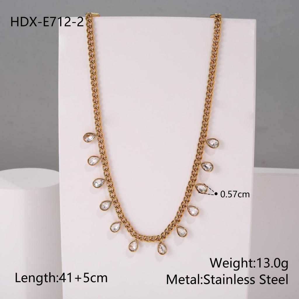 18K Gold Plated Colorful Heart Rhinestone Necklace - European & American Trend, Stainless Steel, Women's Light Luxury Fashion Accessory.