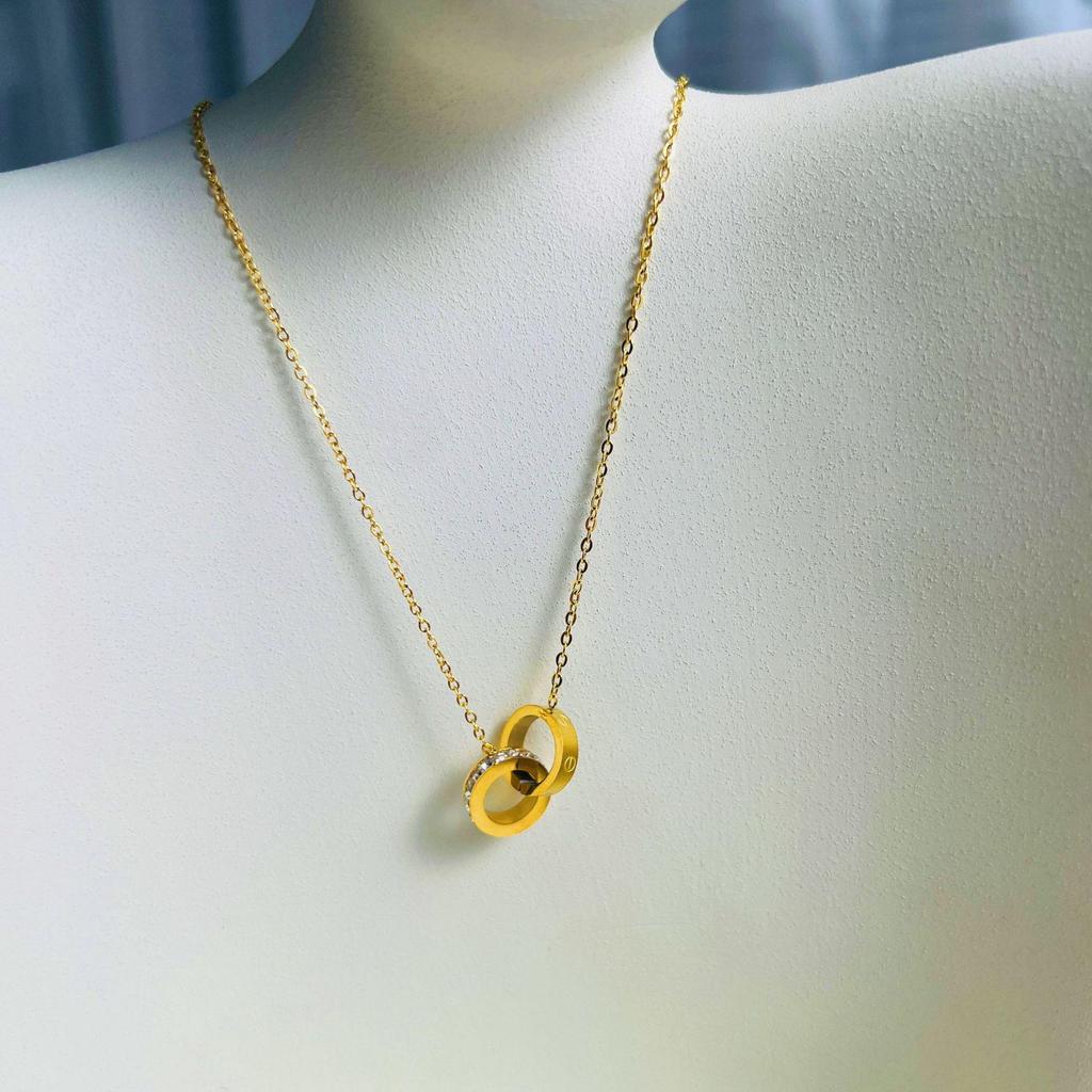 Luxury Titanium Steel Double Ring Diamond Necklace: Elegant and Versatile Accessory