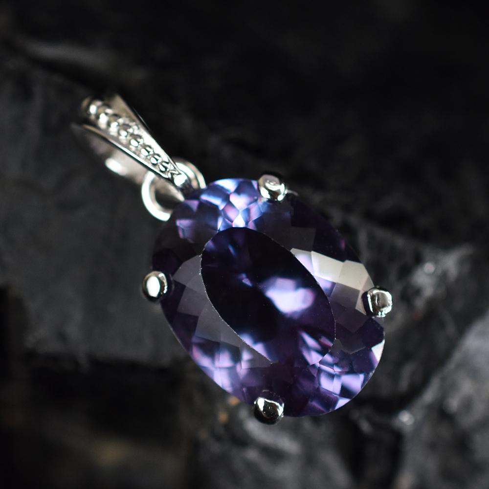 Pendente Certificato in Argento Sterling 925 con Alessandrite Naturale Taglio Ovale 25,80 Carati