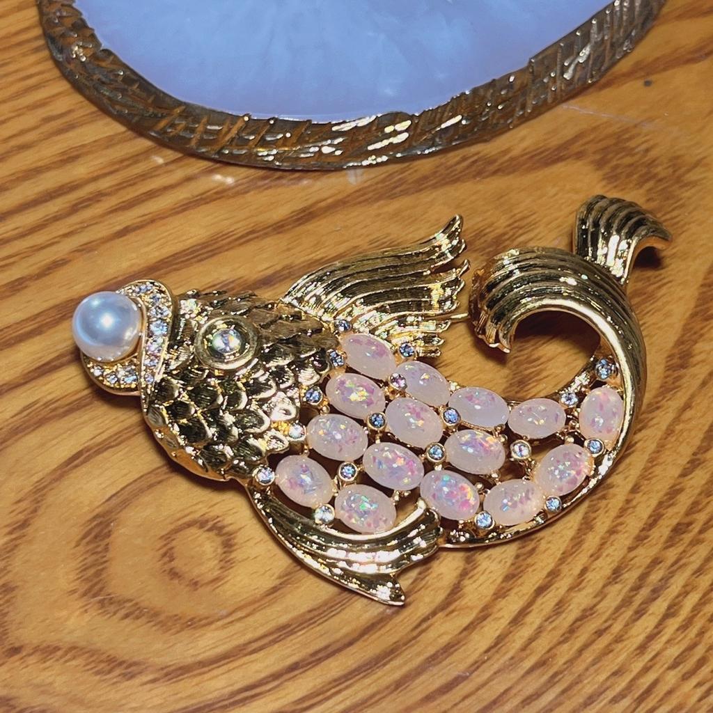 Medieval Koi Brooch Female Cute Anti-Light Button Skirt Jacket Cardigan Collar Accessories