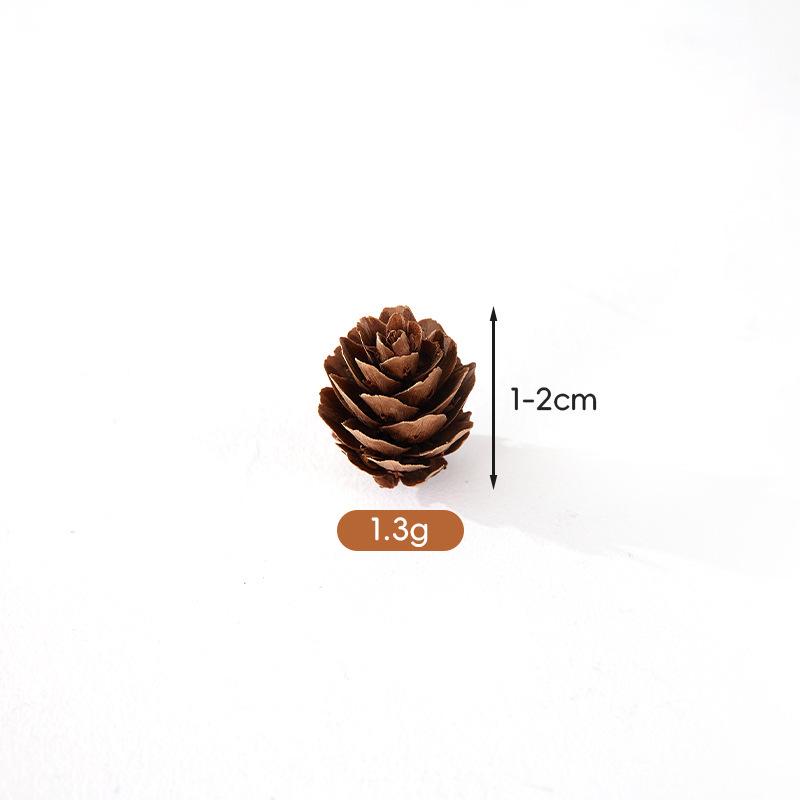 Conuri de Pin pentru Decorațiuni de Crăciun 1-18CM: Figurine creative și accesorii pentru fotografie
