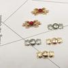 1 Pair Women's Retro Brooches Clothing Cardigan Sweater Blouse Shawl Clips Shirt Collar Flower Pattern Duck Clip Clasps Scar