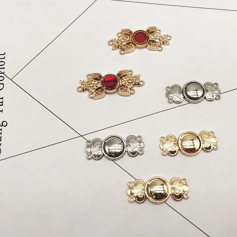1 Pair Women's Retro Brooches Clothing Cardigan Sweater Blouse Shawl Clips Shirt Collar Flower Pattern Duck Clip Clasps Scar