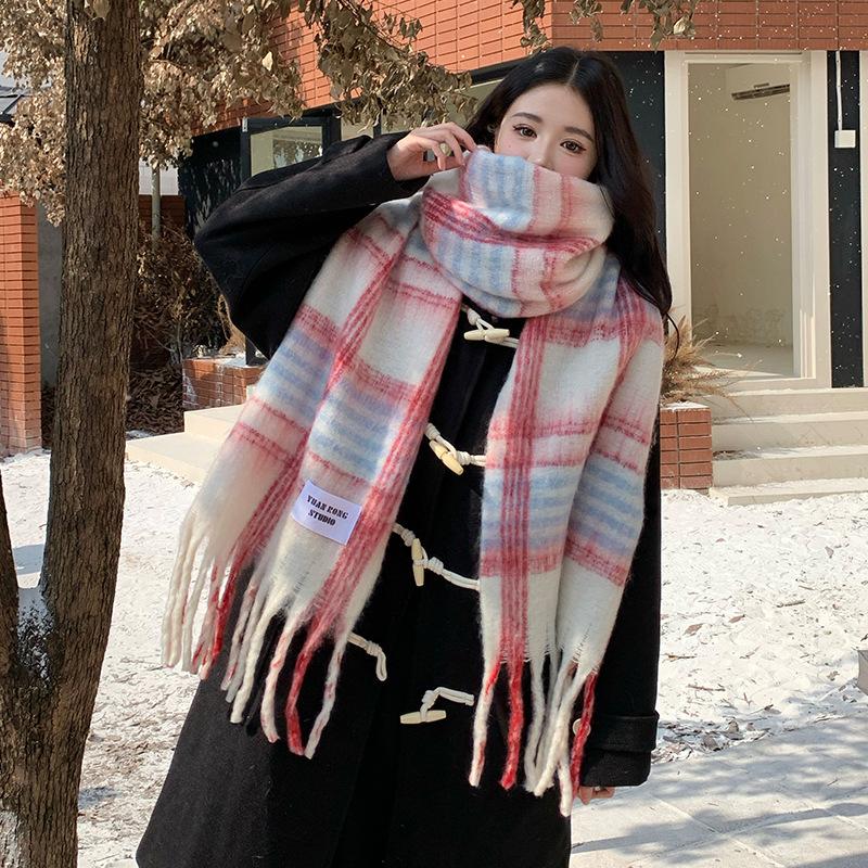Mohair kleiner frischer karierter Schal Damen Winter hoher Sinn Koreanische Version vielseitig langer Schal warm und kalt mit Mantel