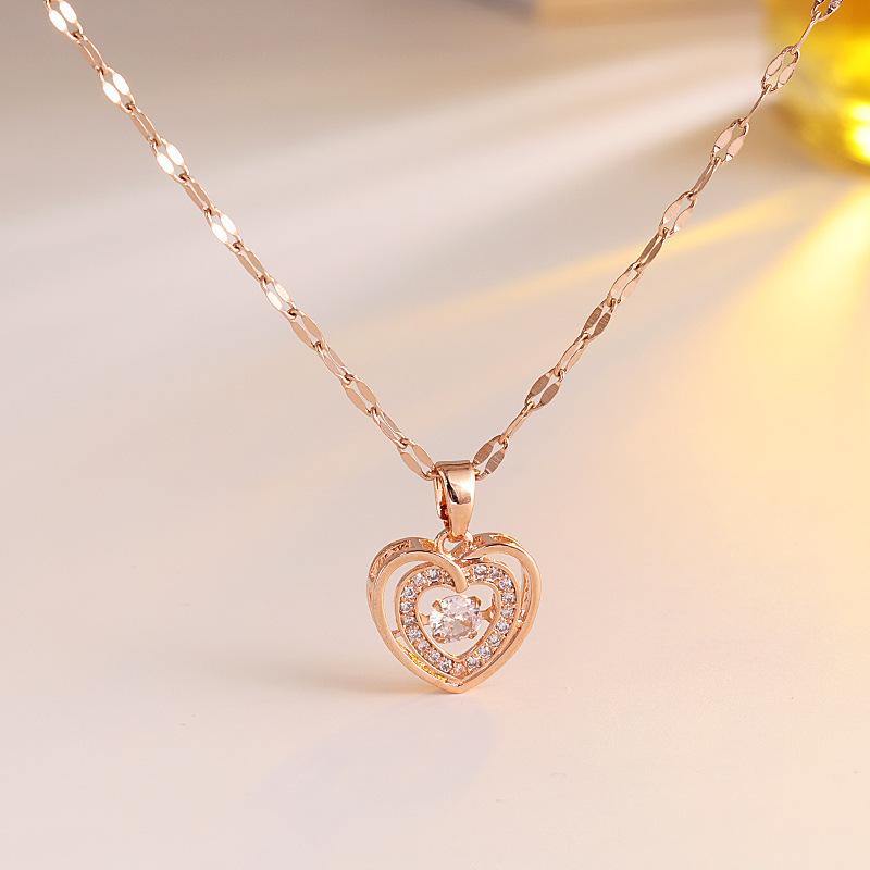 

Fashionable Heart Shaped Titanium Steel Necklace with Moving Pendant, Light Luxury Clavicle Chain for Women, Trendy Minimalist