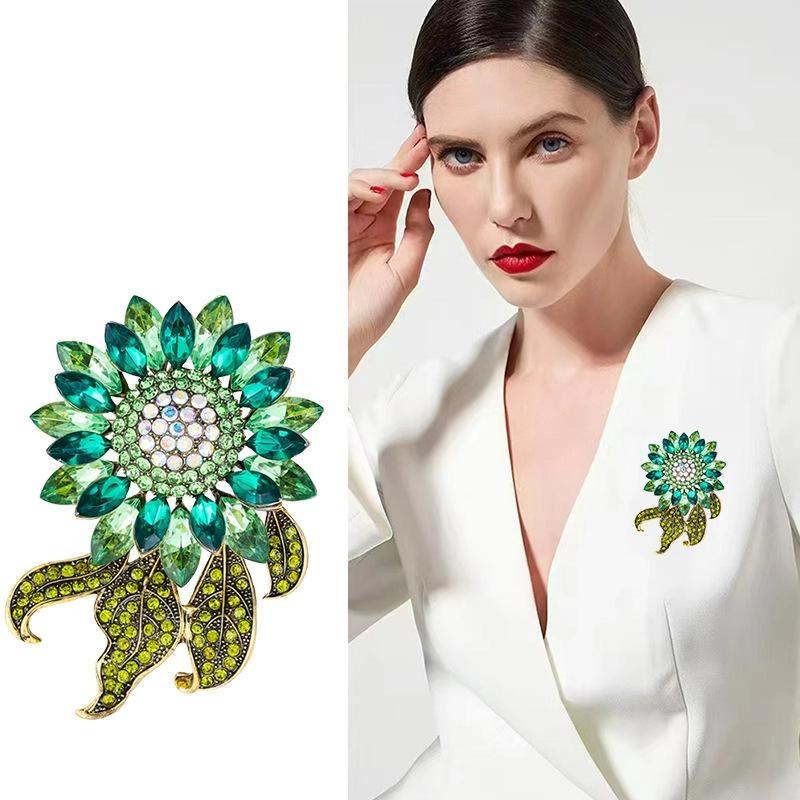 Creative  Flower Brooch Versatile Scarf Buckle Anti-Exposure Buckle  Corsage Brooch Women'S Accessories