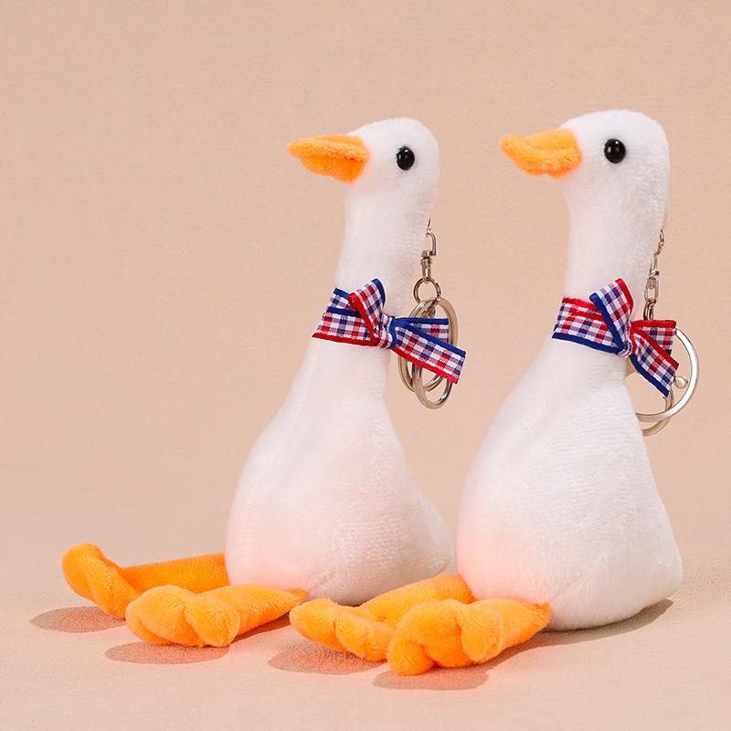 White Goose Plush Keychain – Cute Cartoon Doll Backpack Charm