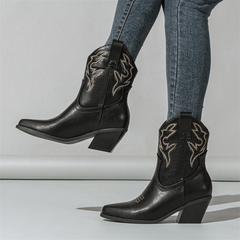Eilyken Nuevo Diseño Bordado Punta Fina Botines de Tobillo para Mujer Estilo Punk Tacón Bajo Cuadrado Botines Cortos Estilo Occidental Zapatos