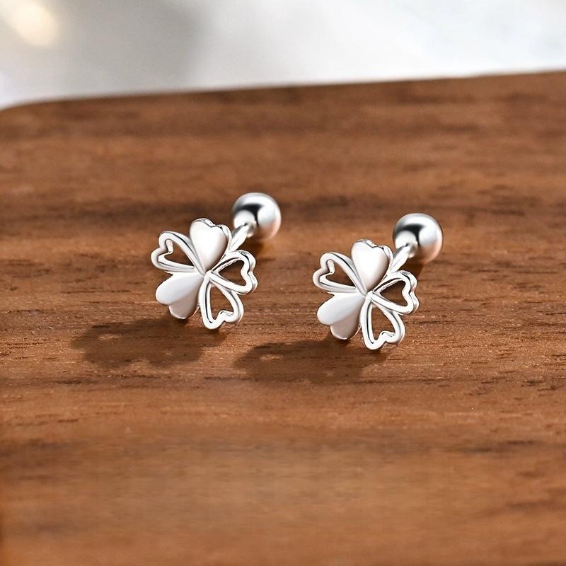 Elegant Four-Leaf Clover Stud Earrings for Women - Minimalist, High-End Design.