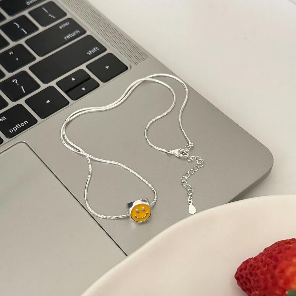 Wind Smile Colorful Dripping Trapezoidal Smiley Face Pendant Necklace Female Sweet Versatile Collarbone Chain