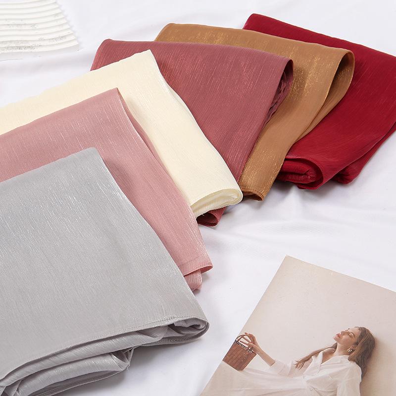 Dámský letní zářivý hedvábný saténový šátek - lehký, nemačkavý, jednobarevný