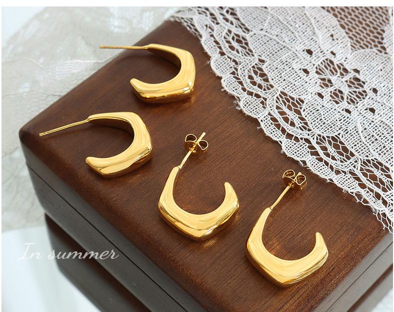Trendy Hong Kong Style Copper C-Shaped Stud Earrings: Versatile, Elegant, Personalized Accessories for Women