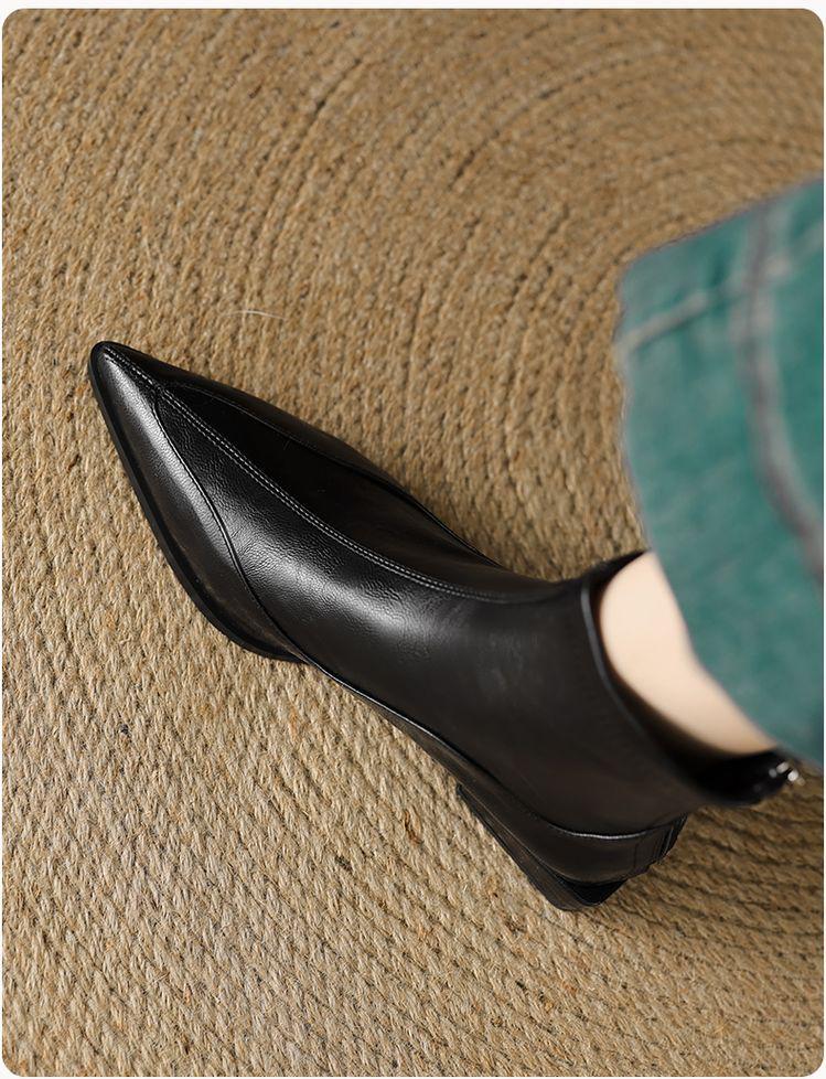 Women's Retro Brown Chelsea Boots: French Pointed Toe, Elastic Slim Fit, Chunky Low Heel, 2026 Autumn/Winter Collection