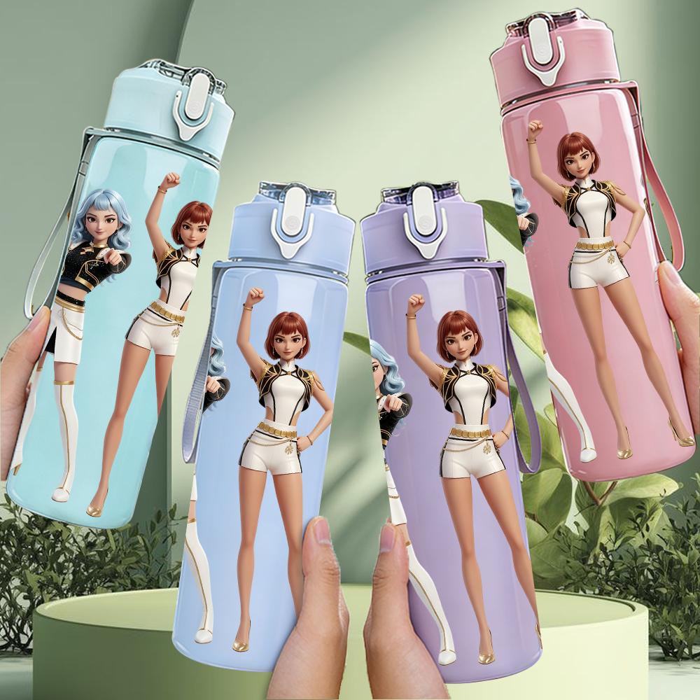 1PC Two Retro Outfit Ladies Posing 750ml Color Plastic Sports Water Bottle Leakproof Flip Straw Lid Suitable for Sports Office Home Use