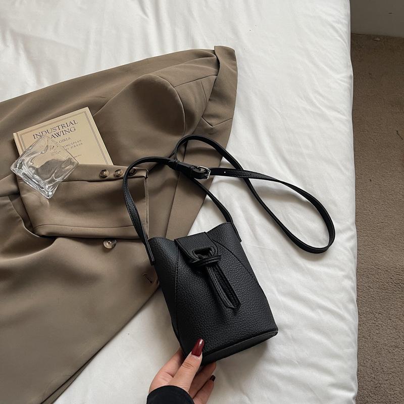 Crossbody Bag Women's 2025 New Trend Fashion Bucket Bag Lychee Pattern Shoulder Bag Mobile Phone Bag