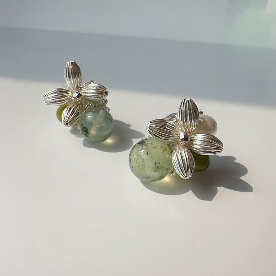 Silver needle rice beads flower pearl stud earrings high sense fashion exquisite design earrings versatile personality temperament earrings women