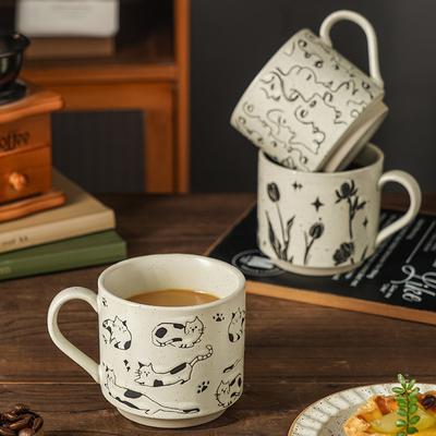 Künstlerisch schlichte nordische Keramikbecher im angesagten Stil – kreative, individuelle und Retro-Trinkbecher und Kaffeetassen für Zuhause
