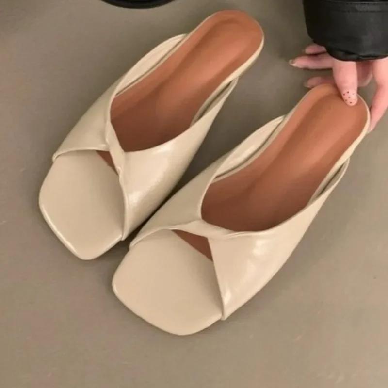 Móda Horký Prodej 2025 Léto Dámská Móda Čtvercová Špička Otevřená Špička Úzké Pásky Sandály Nový Styl Otevřená Pata Měkká Podrážka Plážové Žabky