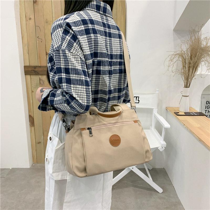 Dámska Crossbody Kabelka: Ležérna taška cez rameno s veľkou kapacitou a viacerými priehradkami