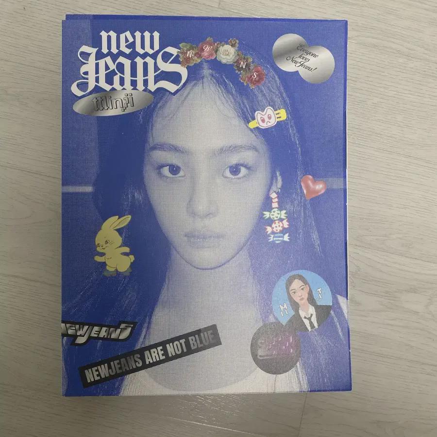 

Newjeans Blue Book