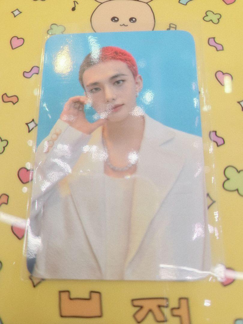 

[USED] straykids KARMA POPUP PVC Hyunjin