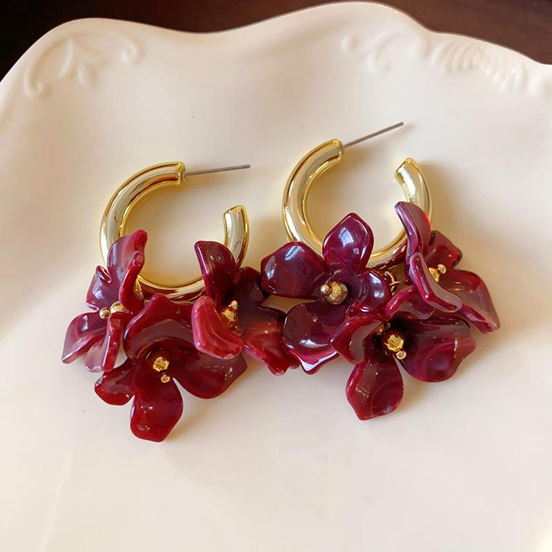 

Silver needle acrylic smudged flower stud earrings French retro temperament earrings niche design earrings women