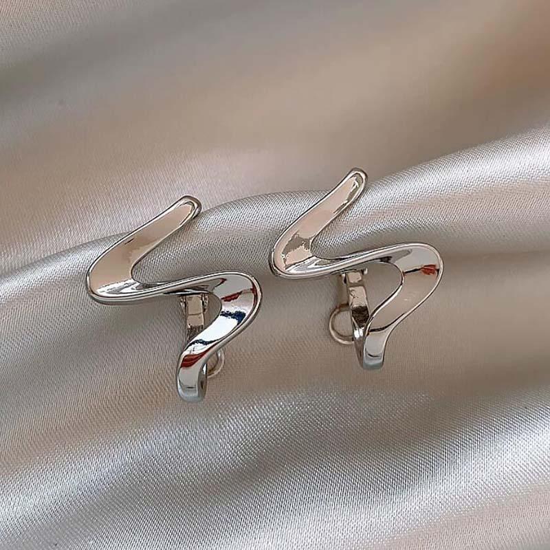 

Female Niche Fashion Temperament Earrings срібний