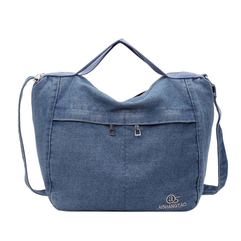 

Джинсовая сумка женская вышитая большая вместимость на плечо кроссбоди светло-синий