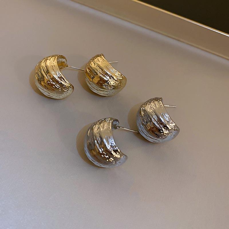Minimal Design Metal Beans Stud Earrings for Cute Girls 2023 New Fashion Jewelry Party Simple Accessories for Women