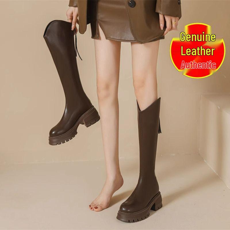 Stivali da donna marroni in vera pelle con scollo a V, altezza sopra il ginocchio, rialzanti, con suole spesse (Autunno 2025)