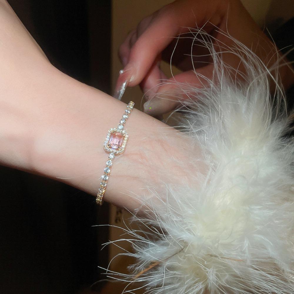 Advanced Zirconia Stone Diamond Pulling Bracelet for Women with Simple Elegant Style Niche Fashion Design Handmade Decoration
