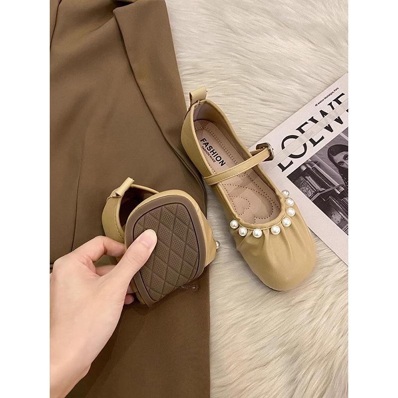French pearl shallow mouth Mary Jane shoes girl 2025 new fairy style with skirt one-button flat beanie shoes