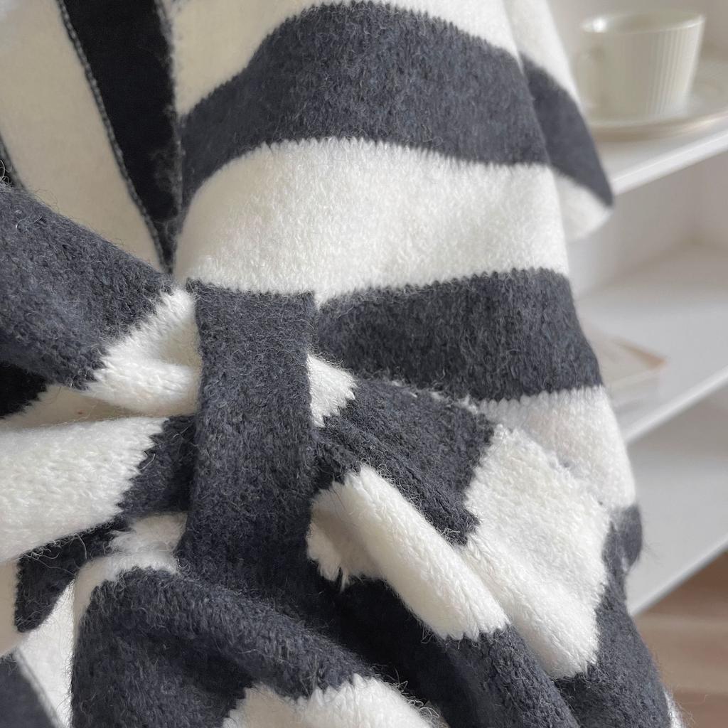 Fashion Solid Color Knitted Shawl Soft Thickened Triangle Scarf Neck Wrap Winter Warm Wool Blended Shawl