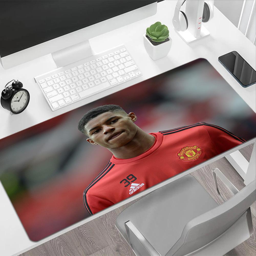 Manchester United's Rashford Applauds Fans Large Mouse Pad Gamer Mousepad Study Desk Mat Non-Slip Rubber Base Suitable for Office Gaming PC Laptop