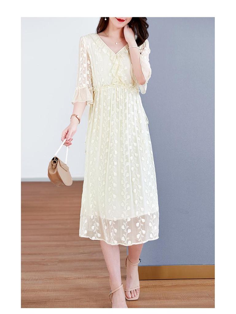 Seidenbesticktes Kleid mit hoher Taille für Damen - Modisch, alterslos, schlankmachender Maulbeerseiden-Stil für Frauen mittleren Alters