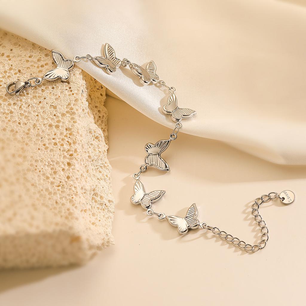 Waterproof Stainless Steel Gold Bracelet Dainty Sweet Gold Butterfly Bracelet Elegant Daily Wear Traditional Jewelry for Women