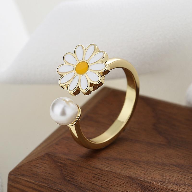 Rotatable Daisy Flower Adjustable Open Ring - Decompression Women's Jewelry