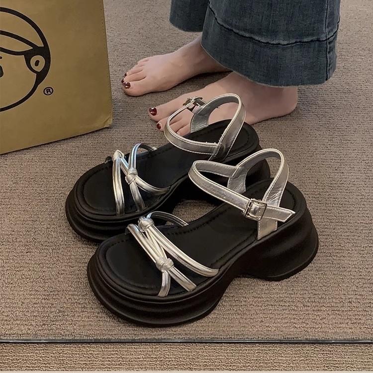 

Niche design sandals women s 2025 summer new fashion versatile ins trendy super fire thick heel Roman shoes 40