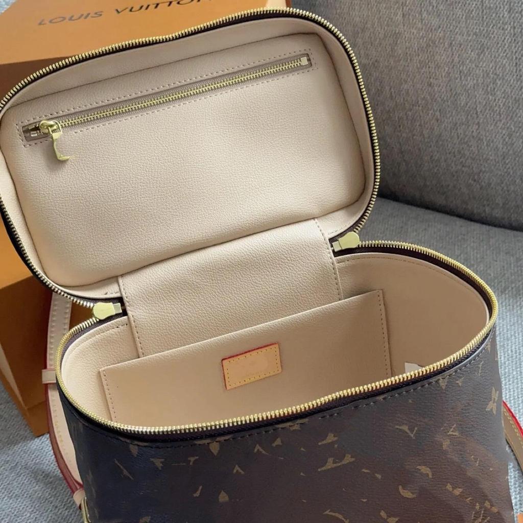 Sminkväska för kvinnor i äkta läder med stor kapacitet, crossbody-axelväska med presentförpackning