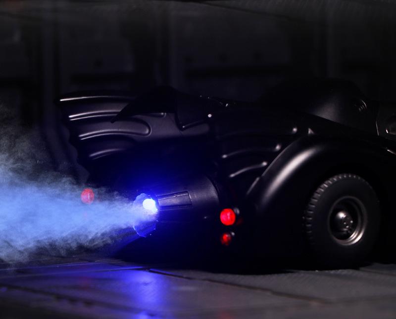 Official 1/24 Batmobile Alloy Pull-Back Model Toy