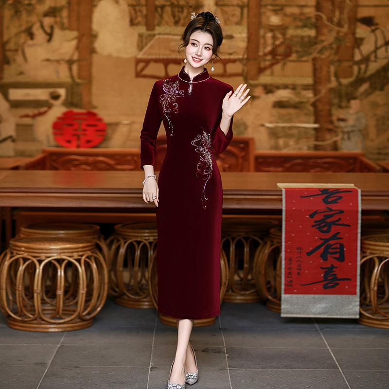 Hot Diamond Happy Granny Wedding Dress 1011 New Mom Dress Middle-aged Velvet Autumn Long Sleeve Cheongsam Women