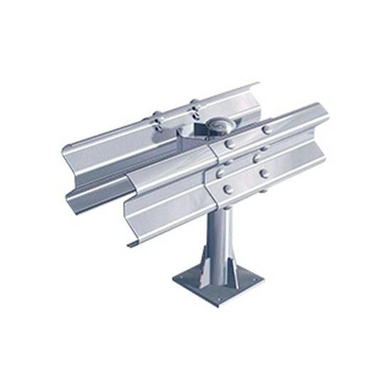 Rural Highway Hot-Dip Galvanized W-beam Three-Wave Anti-Collision Guardrail