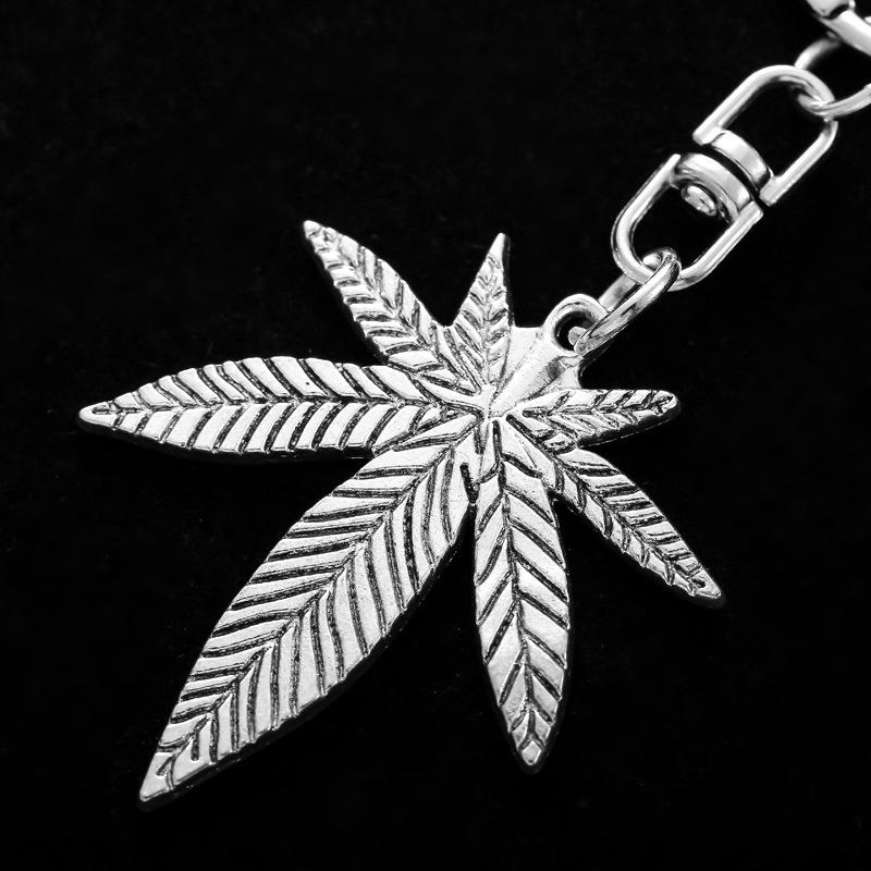 Backpack Pendant Car Jewelry Gift Pendant Men's and Women's Keychain Vintage Keyring Accessories Maple Leaf Jewelry