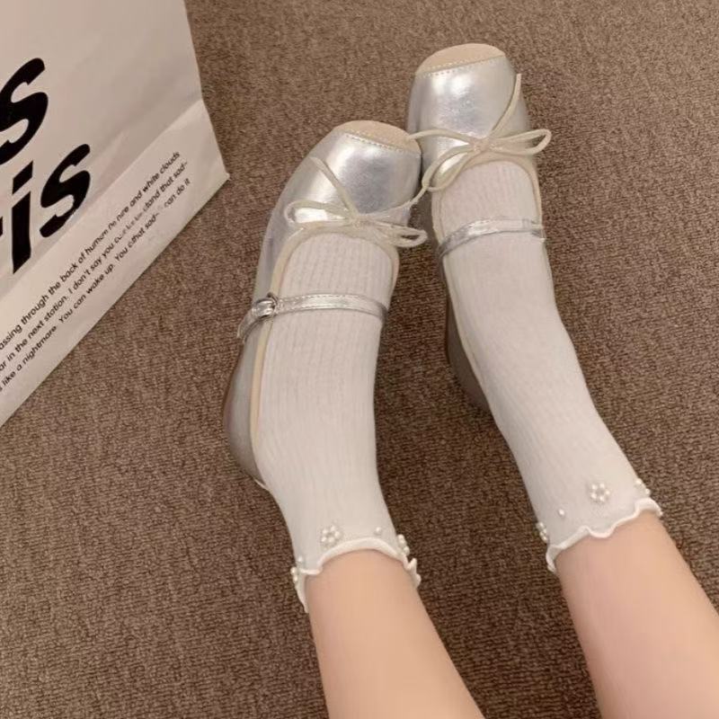 Augmentation de la hauteur intérieure de 5 cm Vent doux français 2025 nouvelles chaussures Mary Jane à bout carré avec nœud argenté femmes