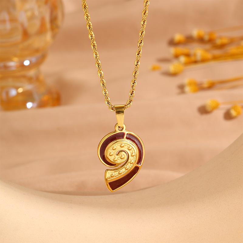 Vintage Ocean Seashell Stainless Steel Clavicle Necklace for Women - High-End Titanium Jewelry
