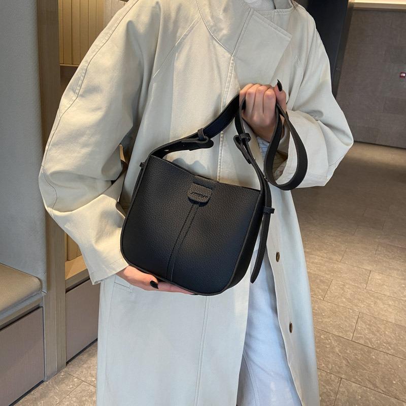 Today's Popular Small Bags for Women's Autumn and Winter All-match New Fashion Shoulder Messenger Bag Texture Child and Mother Bucket Bag