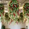 Realistiske kunstige planter for innendørs og utendørs, kunstige hengende eføyplanter med røde bær, plastiske hengende grønne planter, sesongmessig blomsterdekorasjon, høytider