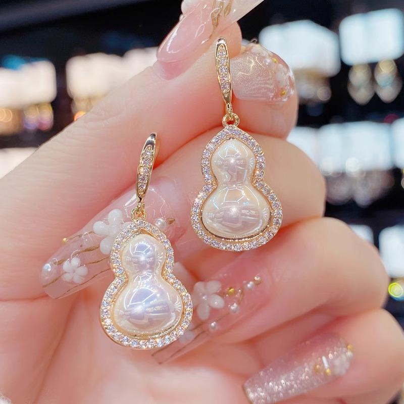 

Runge Fashion Versatile Micro-inlaid zircon pearl gourd ear hook Muse light luxury design earrings