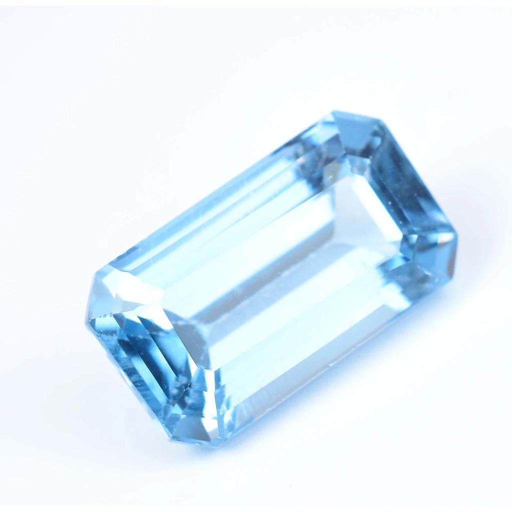 Natural Blue Aquamarine 9.60 Ct Emerald Certified Flawless Loose Gemstone