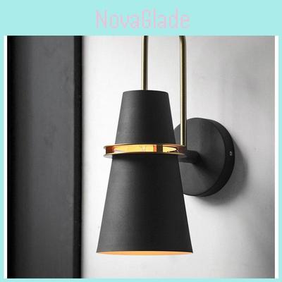Moderne minimalistische Wandleuchte mit Eisenschirm für Wohnzimmer- und Schlafzimmerdekoration